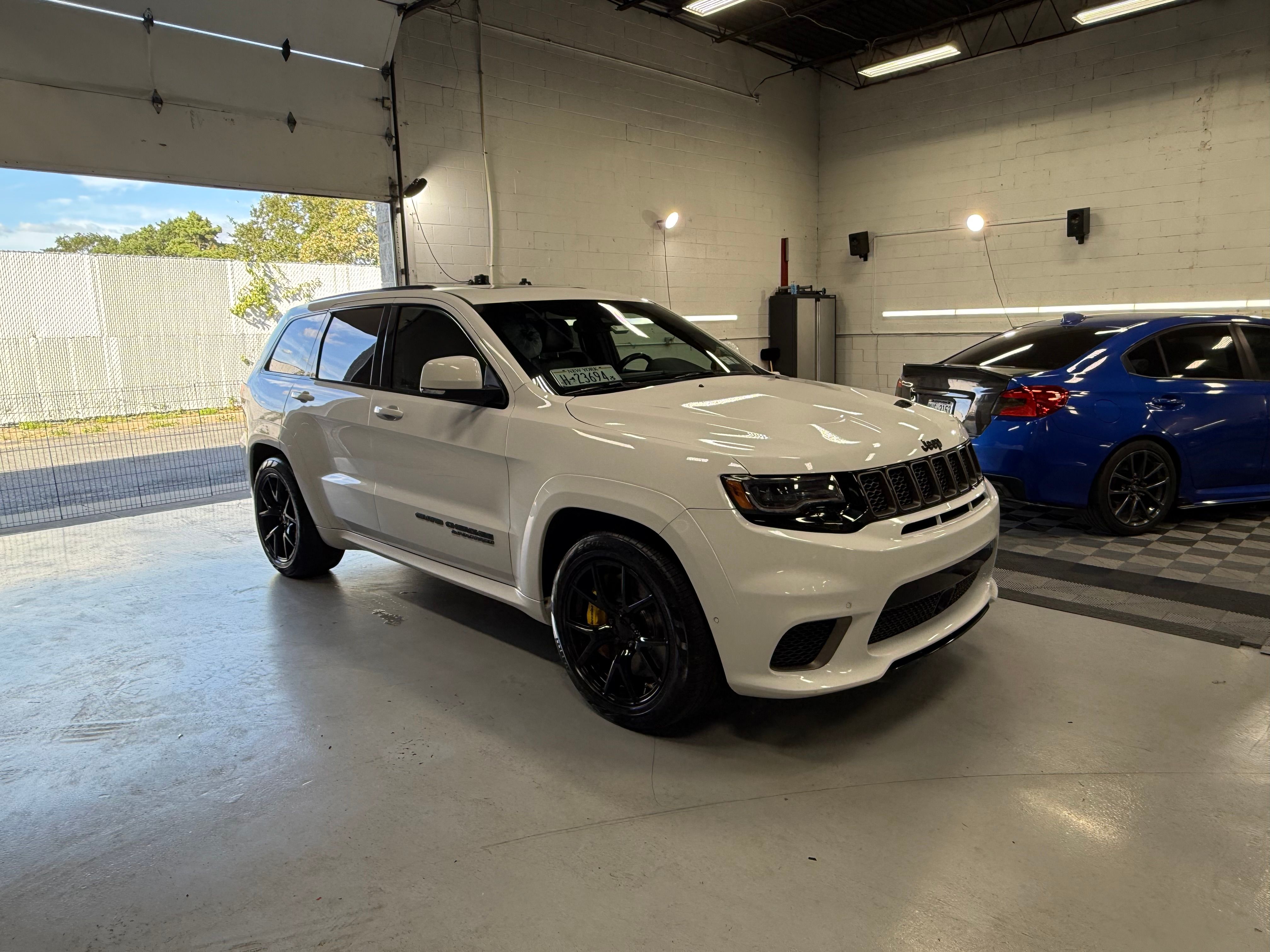 Used 2020 Jeep Grand Cherokee Trackhawk AWD/4WD image 4