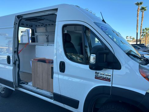 Used 2022 RAM ProMaster 2500 w/ Driver Convenience Group image 2
