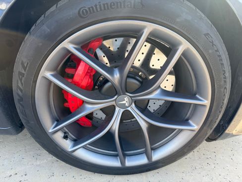 Used 2021 Tesla Model S Plaid image 8