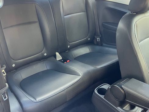 Used 2013 Volkswagen Beetle TDI image 10