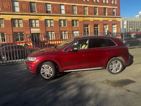 Used 2018 Audi Q5 Prestige image 2