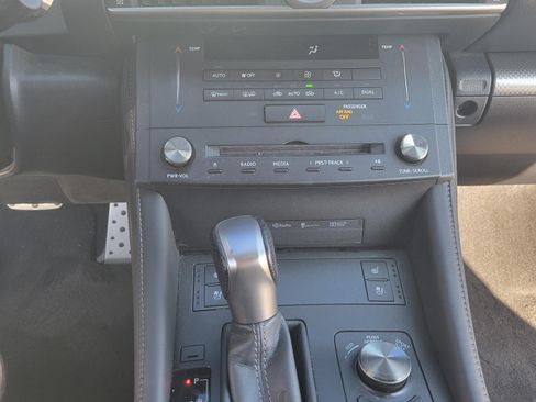 Used 2015 Lexus RC 350 image 9