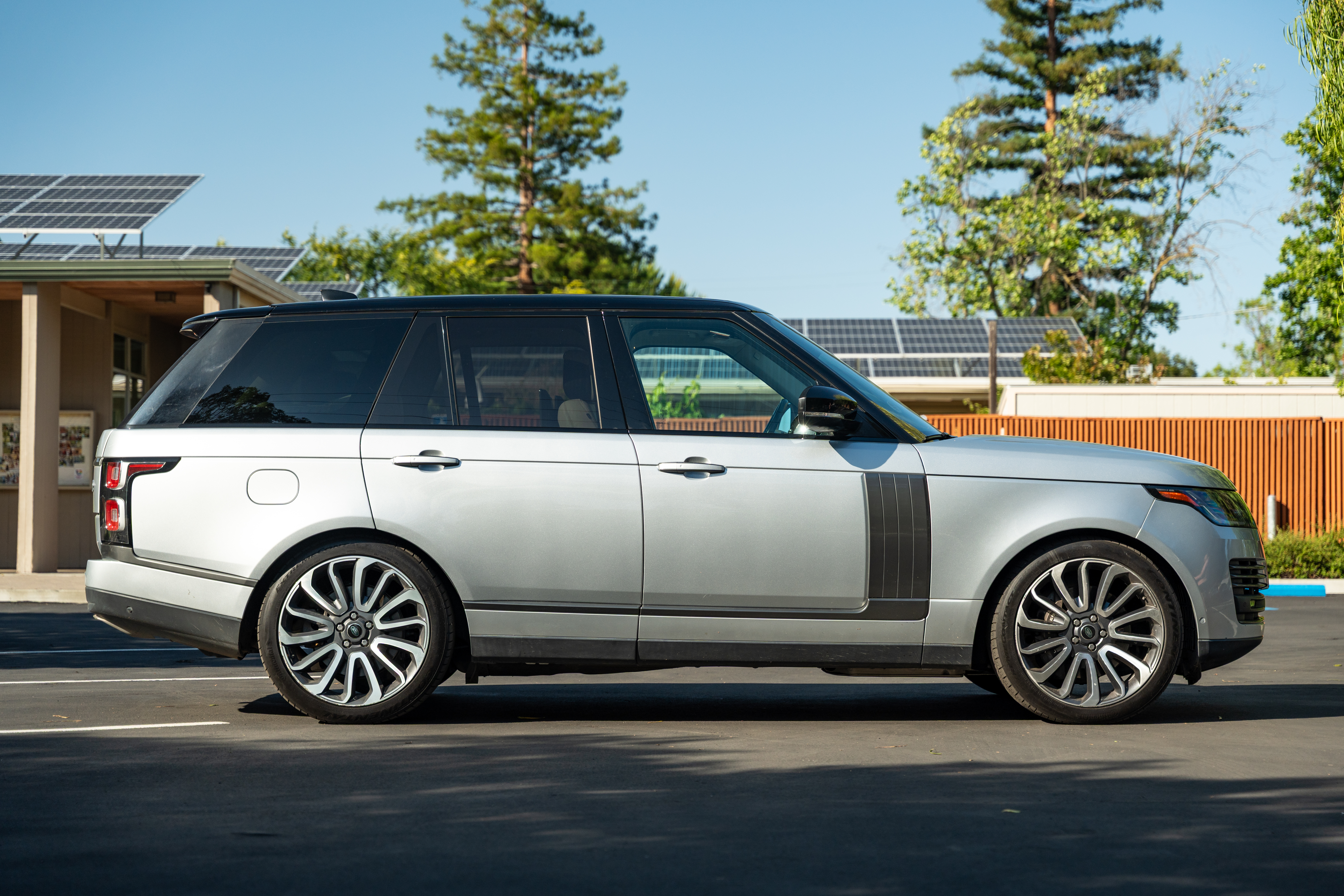 Used 2018 Land Rover Range Rover Autobiography AWD/4WD image 11