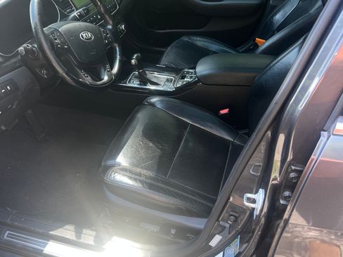 Used 2014 Kia Cadenza Premium w/ Technology Package FWD image 13