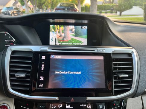 Used 2016 Honda Accord EX image 16