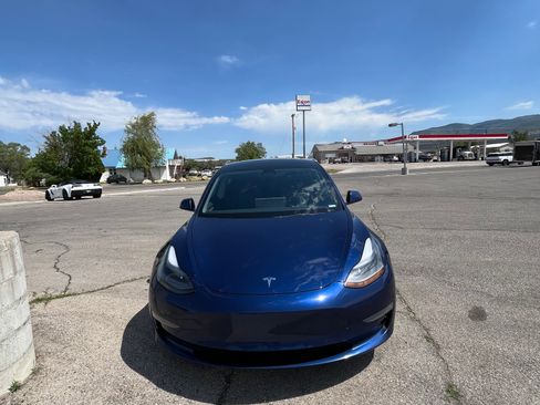 Used 2022 Tesla Model 3 Long Range AWD/4WD image 6