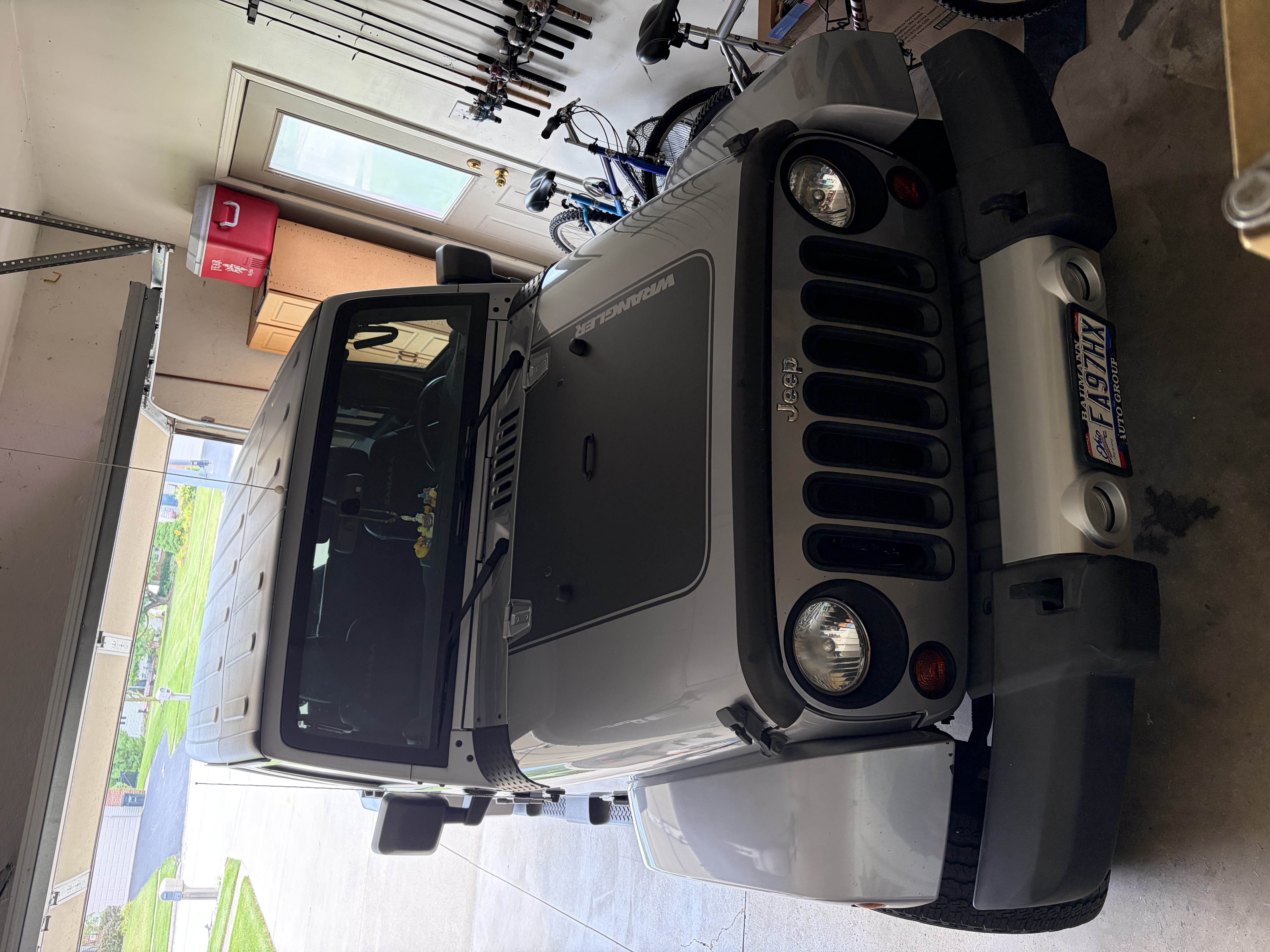 Used 2013 Jeep Wrangler Unlimited Sahara w/ Dual Top Group AWD/4WD image 11
