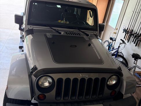 Used 2013 Jeep Wrangler Unlimited Sahara w/ Dual Top Group AWD/4WD image 11