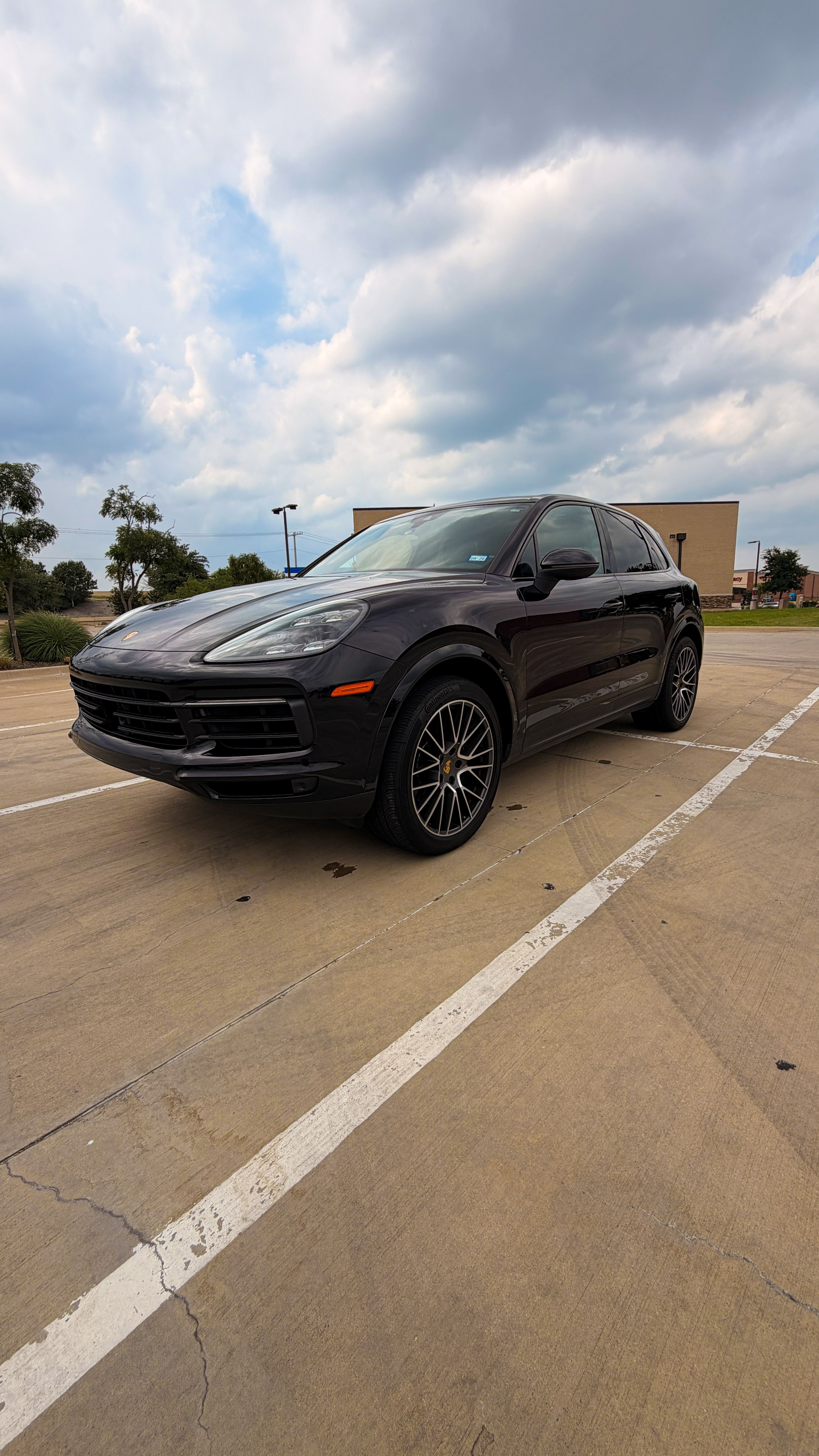 Used 2019 Porsche Cayenne AWD/4WD image 1