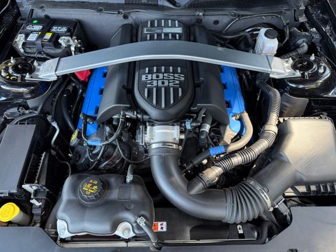 Used 2012 Ford Mustang Boss 302 RWD image 11