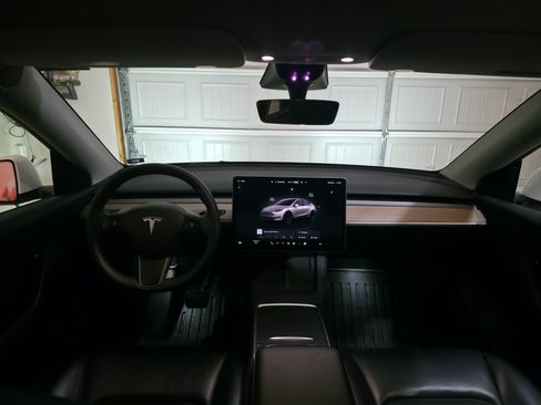 Used 2022 Tesla Model Y Long Range image 20