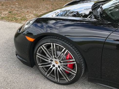 Used 2015 Porsche 911 4 Coupe AWD/4WD image 9