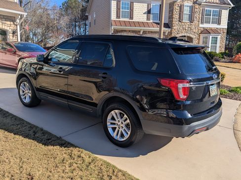 Used 2016 Ford Explorer FWD image 5