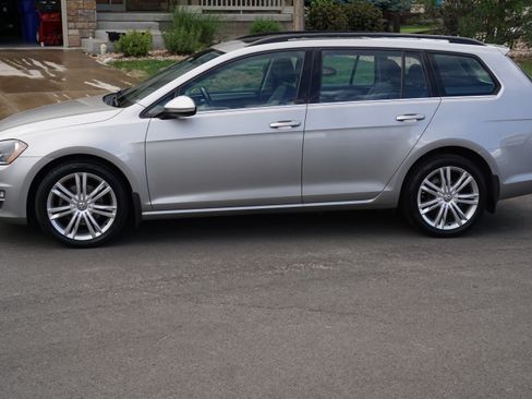 Used 2015 Volkswagen Golf TDI SE FWD image 5