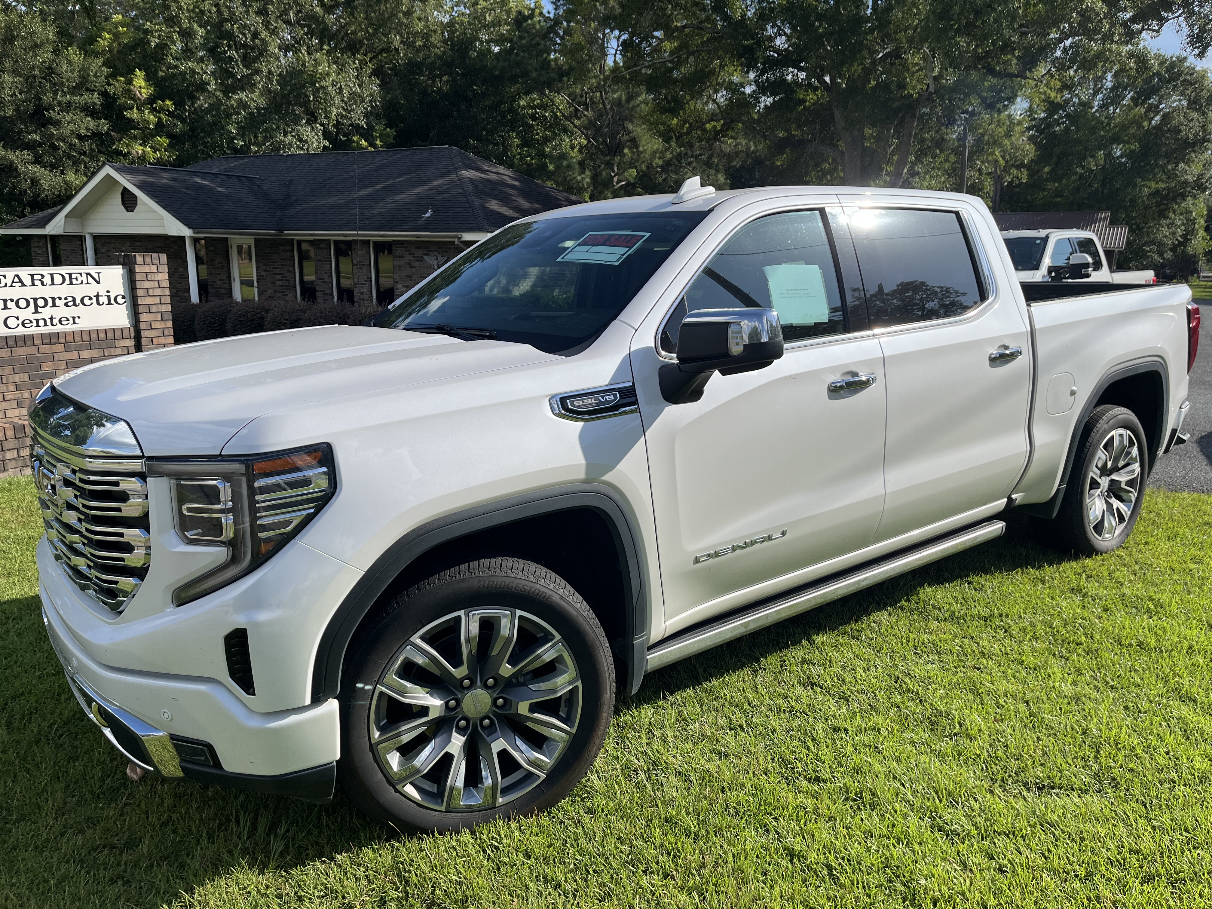 Used 2023 GMC Sierra 1500 Denali w/ Denali Reserve Package AWD/4WD image 4