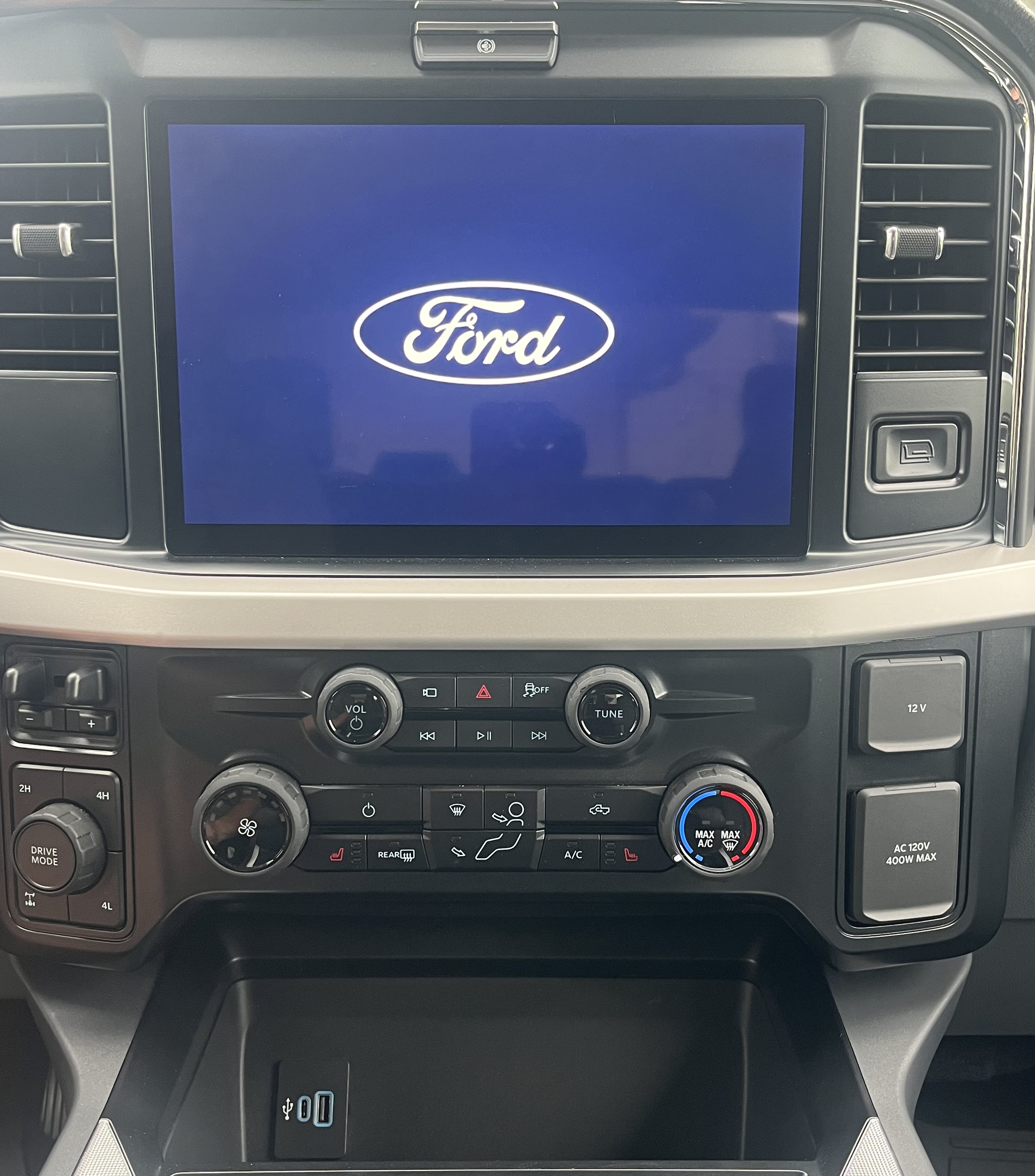 Used 2025 Ford F350 XLT w/ Black Appearance Package AWD/4WD image 17