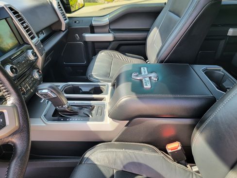 Used 2016 Ford F150 Lariat w/ Equipment Group 502A Luxury image 11