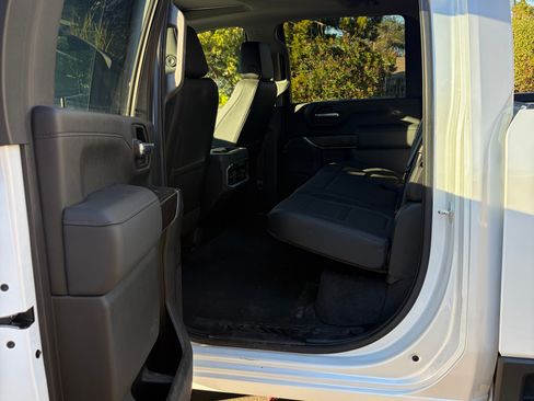 Used 2022 GMC Sierra 3500 Denali image 9