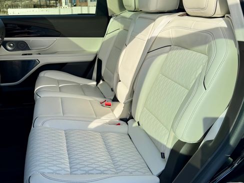 Used 2024 Lincoln Nautilus Black Label image 17