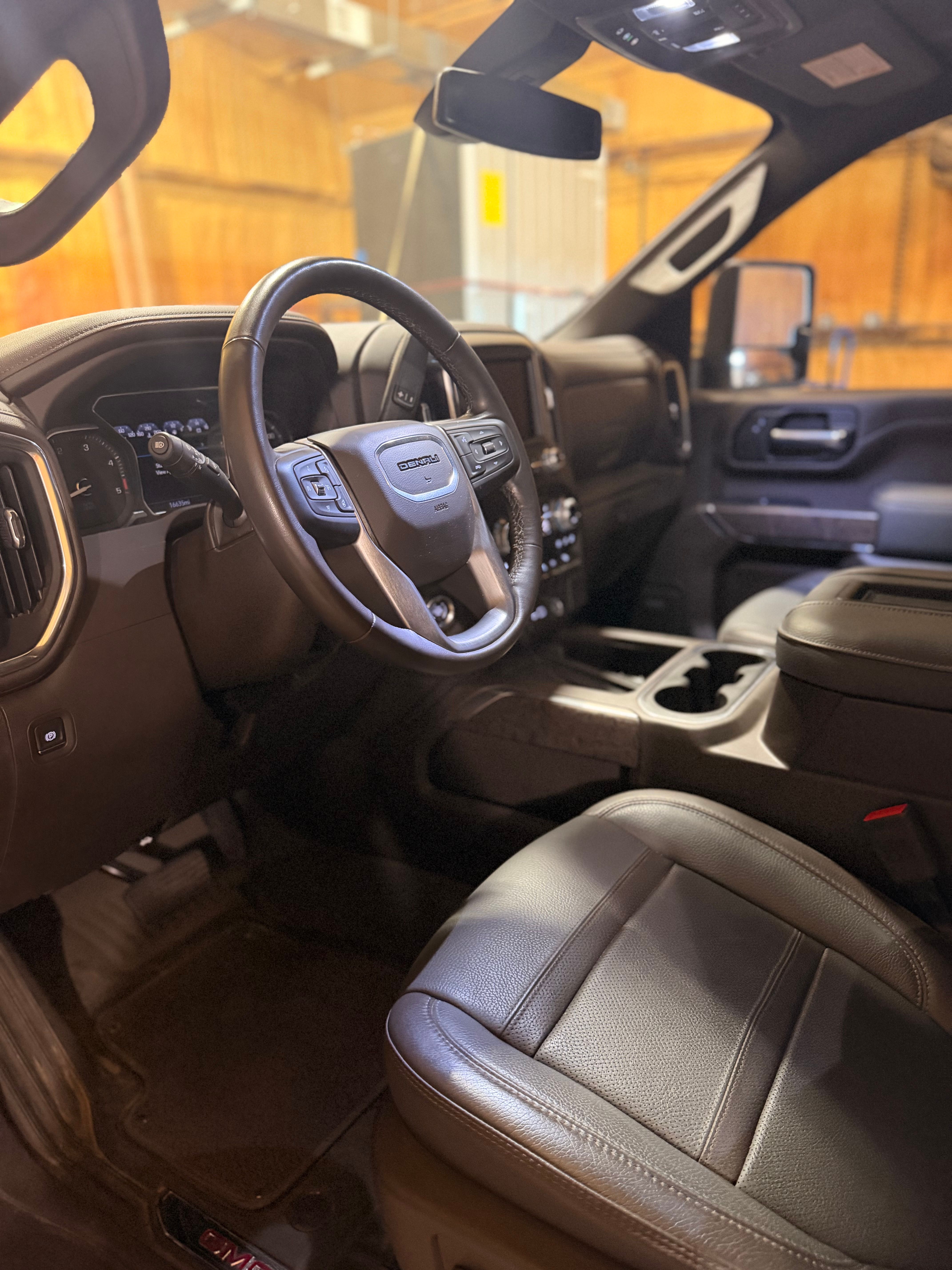 Used 2022 GMC Sierra 3500 Denali AWD/4WD image 4
