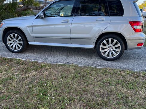 Used 2010 Mercedes-Benz GLK 350 4MATIC image 4