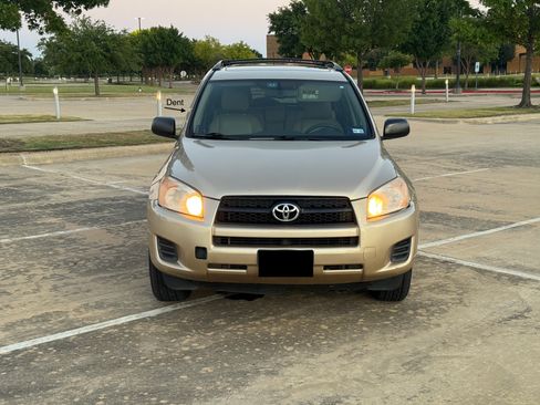 Used 2012 Toyota RAV4 FWD image 8