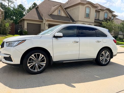 Used 2017 Acura MDX FWD w/ Tech & Entertainment image 4