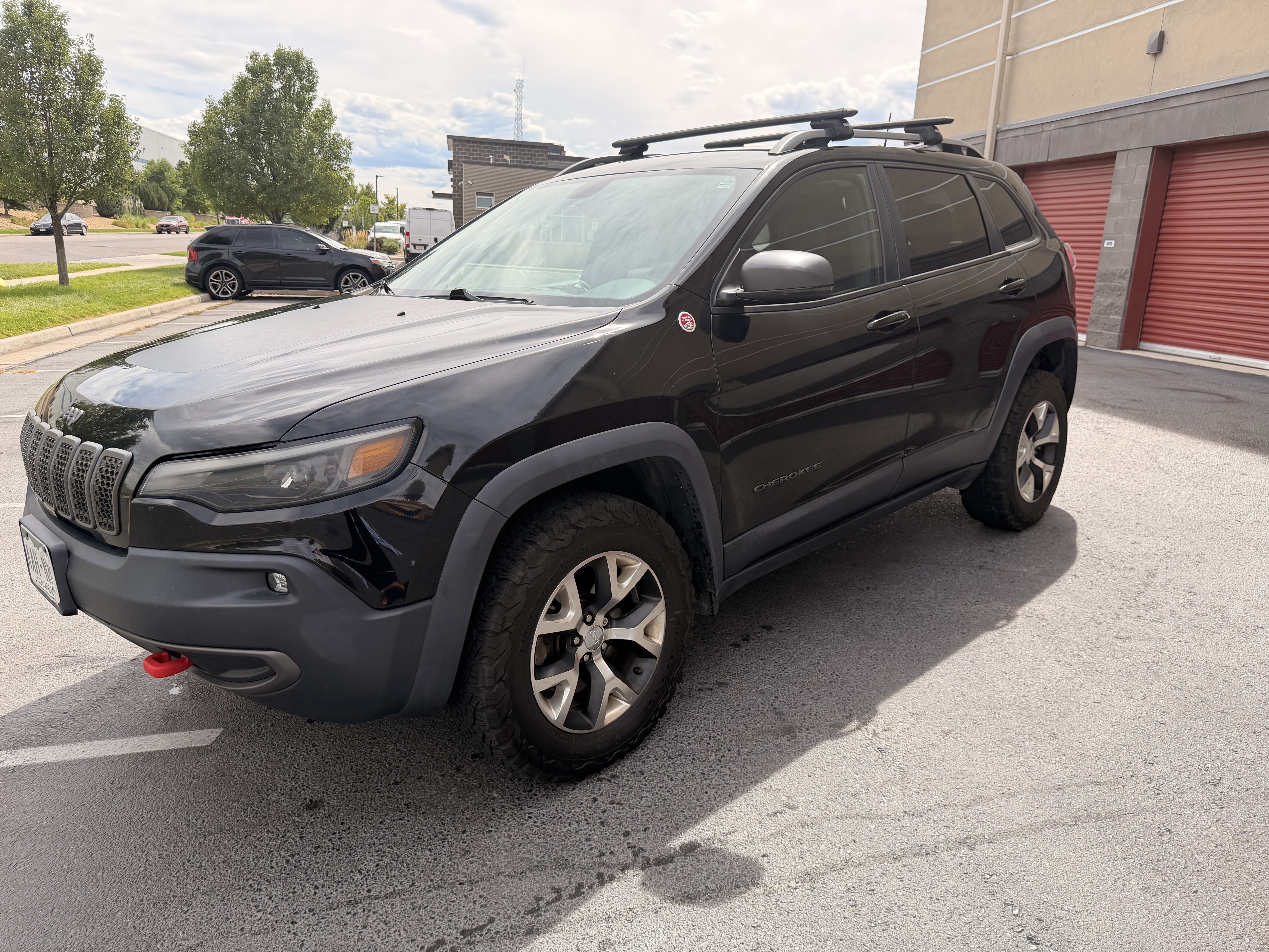 Used 2019 Jeep Cherokee Trailhawk AWD/4WD image 1