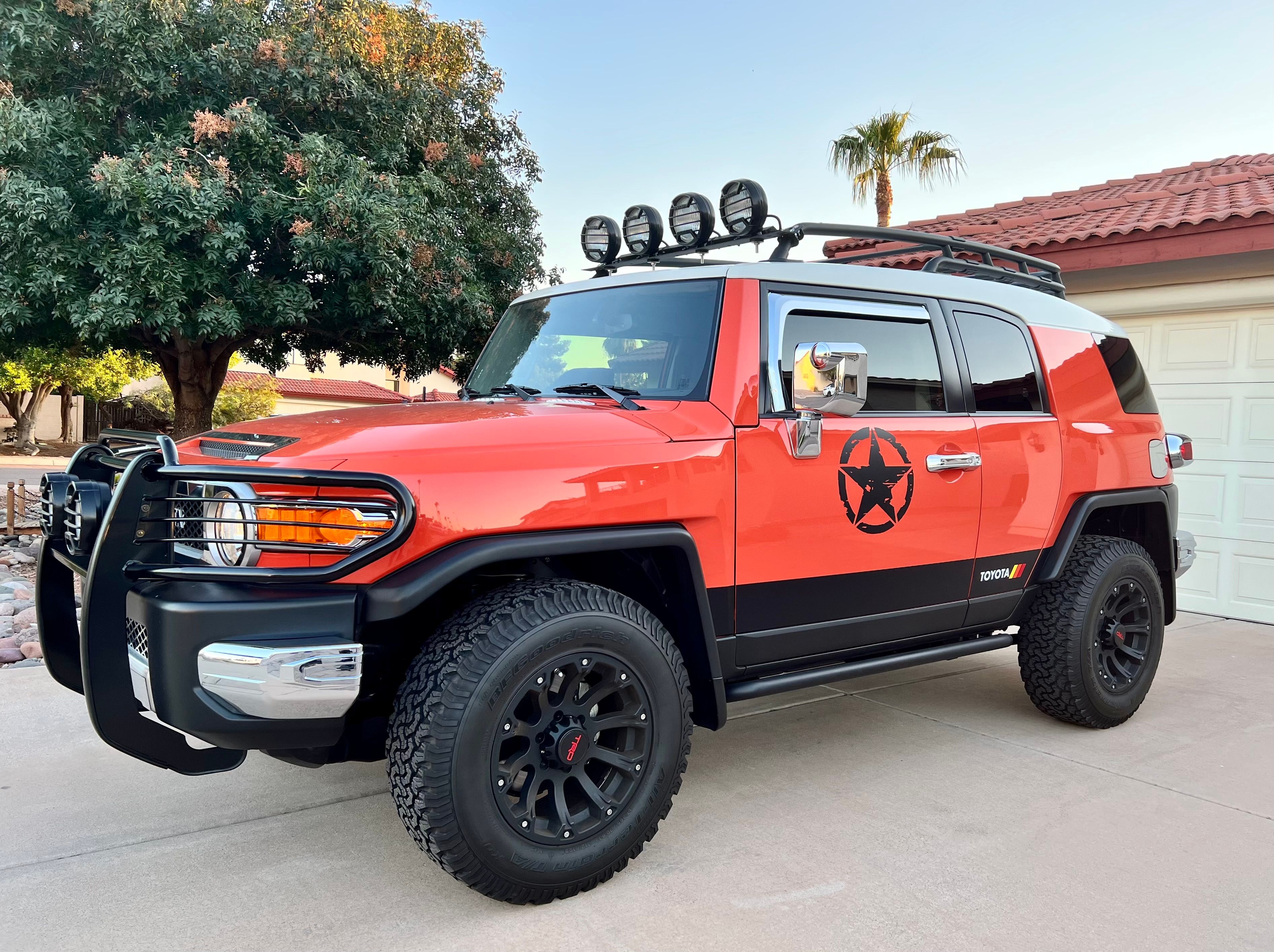 Used 2013 Toyota FJ Cruiser 4WD w/ Upgrade Pkg image 1