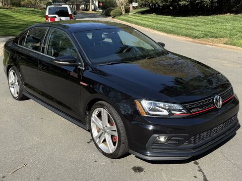 Used 2016 Volkswagen Jetta GLI SEL image 1