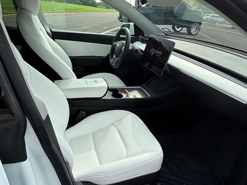 Used 2022 Tesla Model Y Performance AWD/4WD image 8