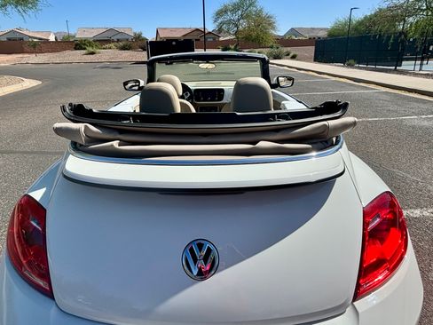 Used 2013 Volkswagen Beetle 2.5 image 5