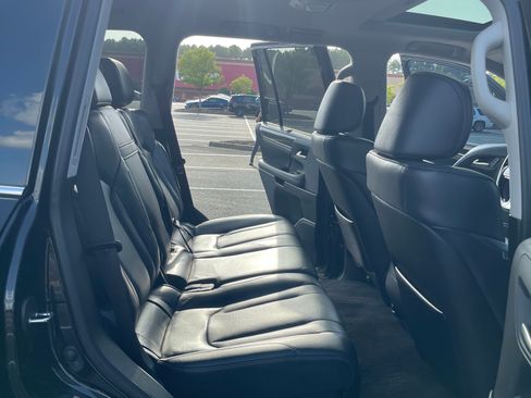Used 2018 Lexus LX 570 4WD image 17