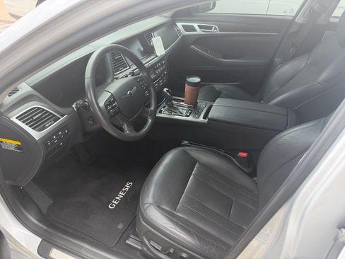 Used 2017 Genesis G80 3.8 AWD/4WD image 4