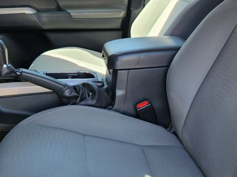 Used 2018 Toyota Tacoma SR5 RWD image 22