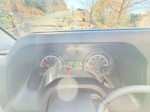 Used 2012 Ford E-250 and Econoline 250 Van 3D w/ PWR Group image 2