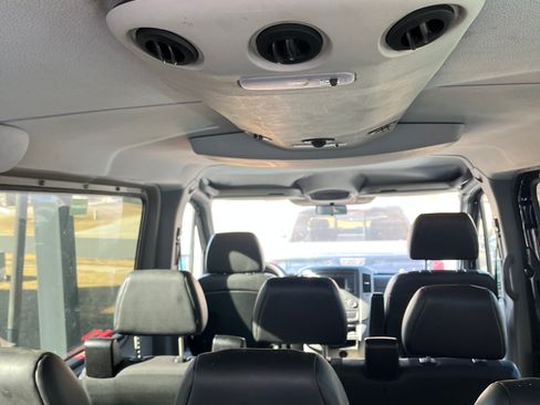 Used 2016 Mercedes-Benz Sprinter 2500 image 18