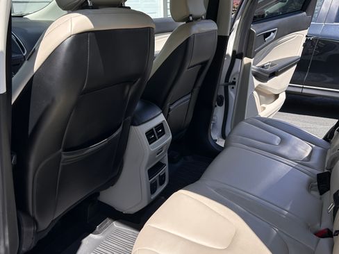 Used 2015 Ford Edge Titanium w/ Equipment Group 302A AWD/4WD image 10