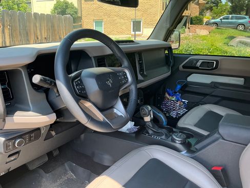 Used 2024 Ford Bronco Wildtrak image 9