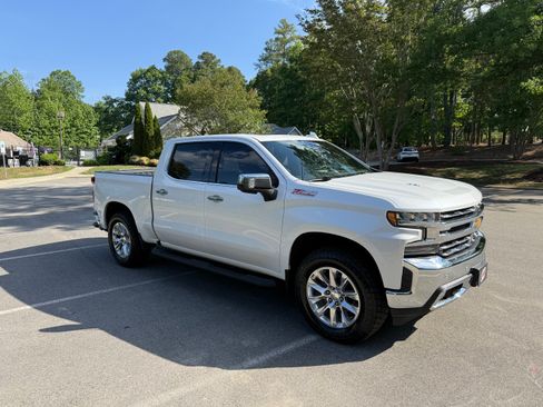 Used 2021 Chevrolet Silverado 1500 LTZ w/ LTZ Premium Package AWD/4WD image 9