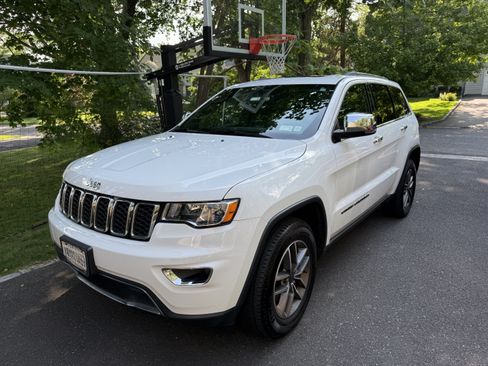 Used 2020 Jeep Grand Cherokee Limited AWD/4WD image 8