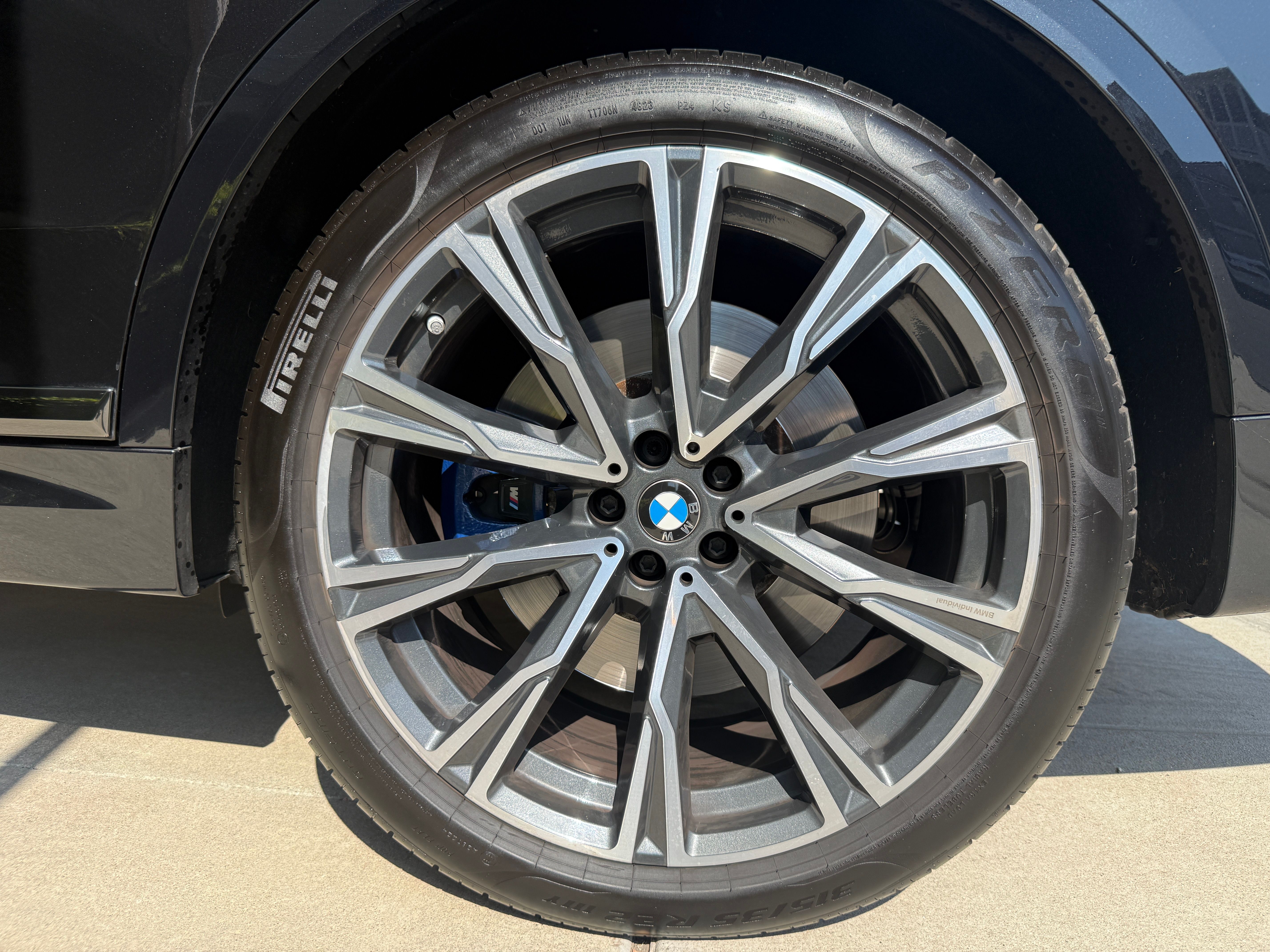 Used 2021 BMW X7 M50i w/ Dynamic Handling Package AWD/4WD image 17