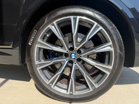 Used 2021 BMW X7 M50i w/ Dynamic Handling Package AWD/4WD image 17