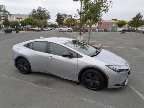 Used 2024 Toyota Prius Prime image 10