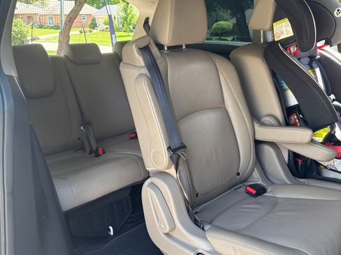 Used 2018 Honda Odyssey EX-L image 4
