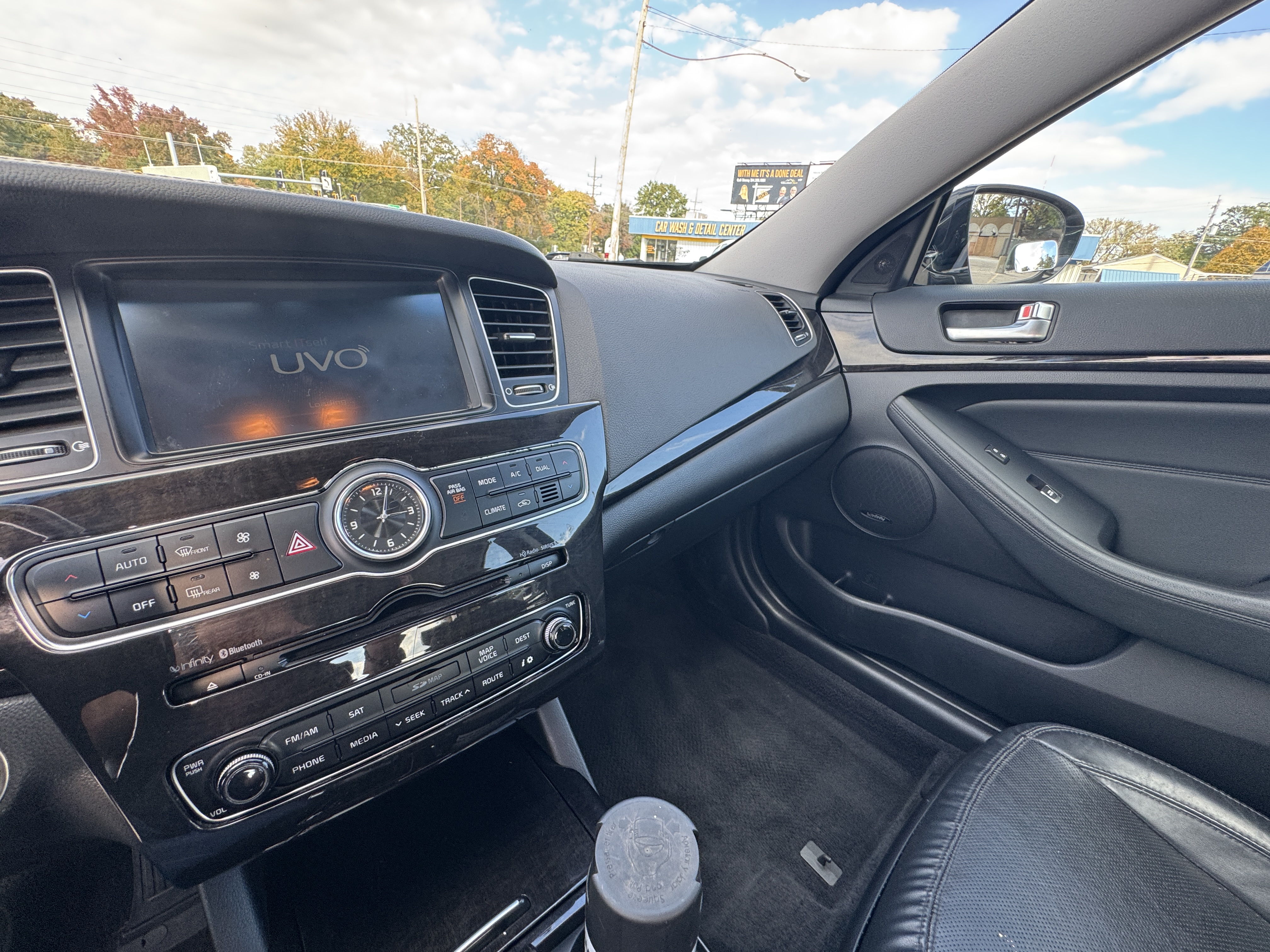 Used 2015 Kia Cadenza Premium w/ Luxury Package FWD image 10