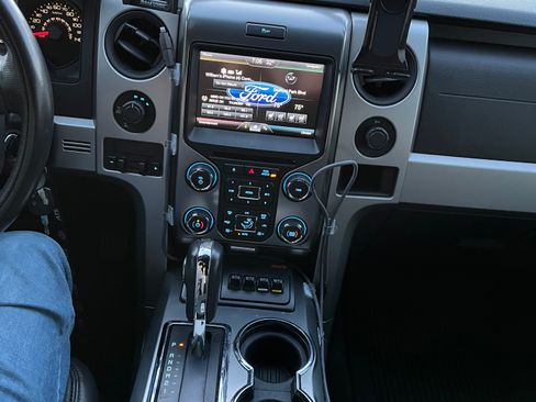 Used 2014 Ford F150 Raptor w/ Equipment Group 801A Luxury image 17