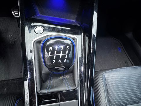 Used 2024 Volkswagen Golf R image 11