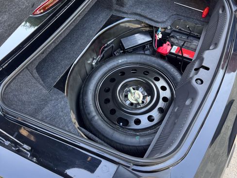 Used 2002 Ford Thunderbird image 26