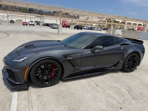 Used 2017 Chevrolet Corvette Z06 RWD image 1